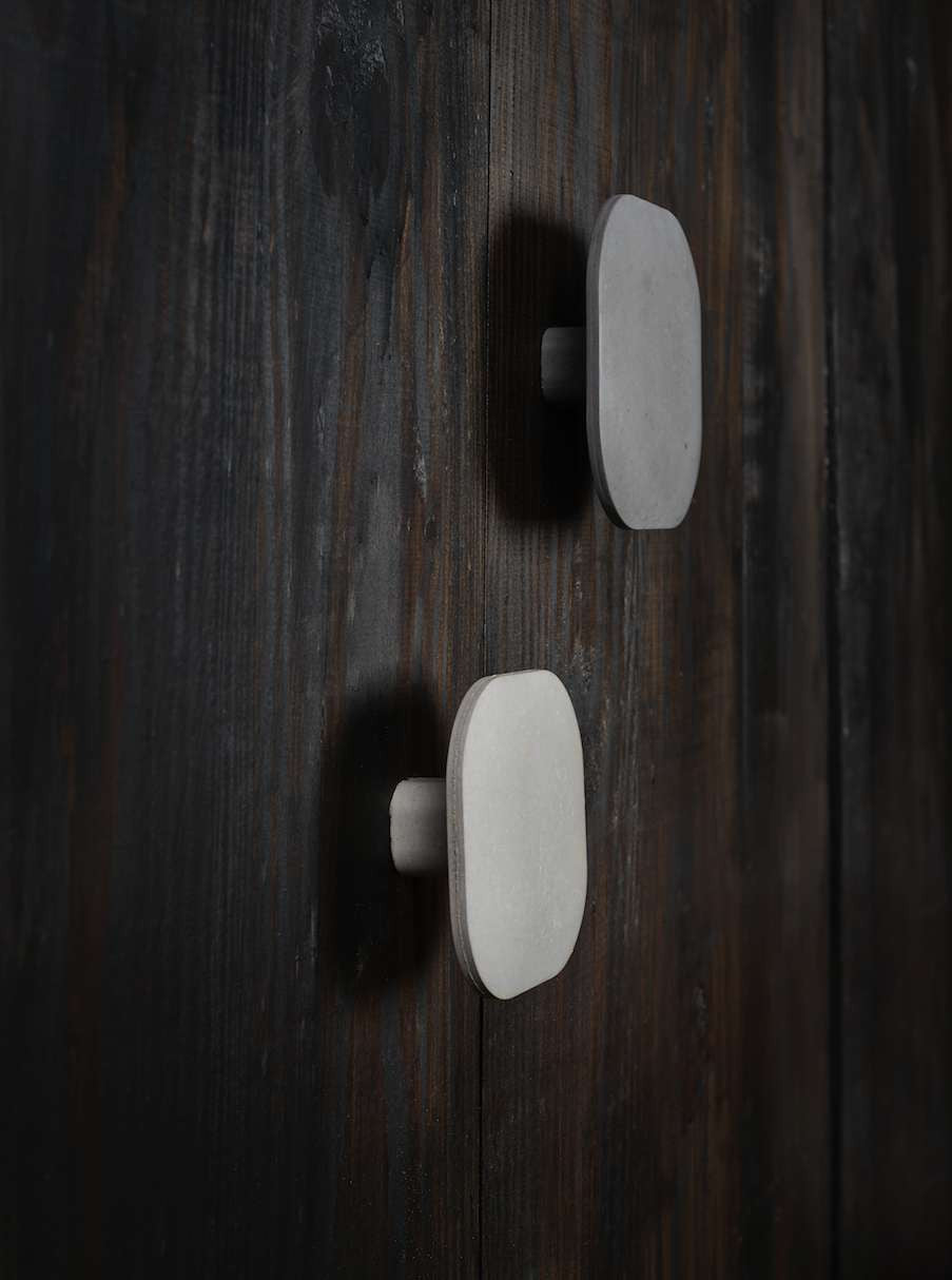 LIKEconcrete FREJA - Knag i beton large - Antracitgrå