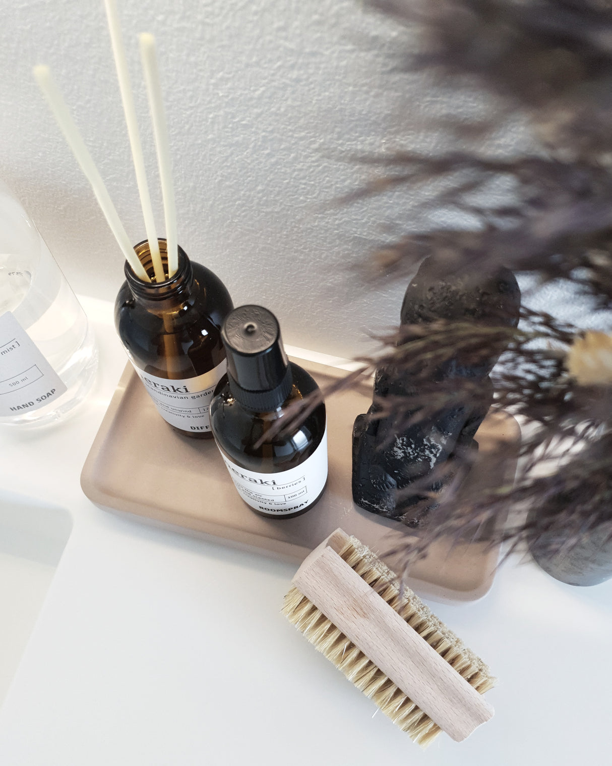 LIKEconcrete KARIN - Bakke i beton small - Hvid