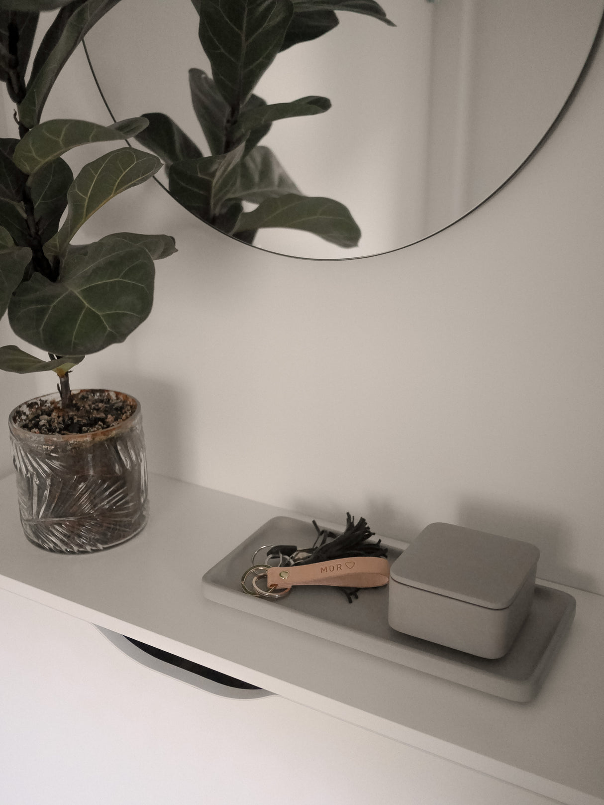 LIKEconcrete KARIN - Bakke i beton x-small - Hvid