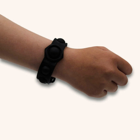 Ensfarvet Pop It - Armbånd